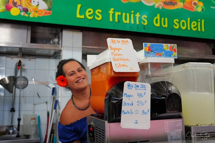 Papeete. Aujourd’hui. Portraits posés. Māuruuru ro - 4