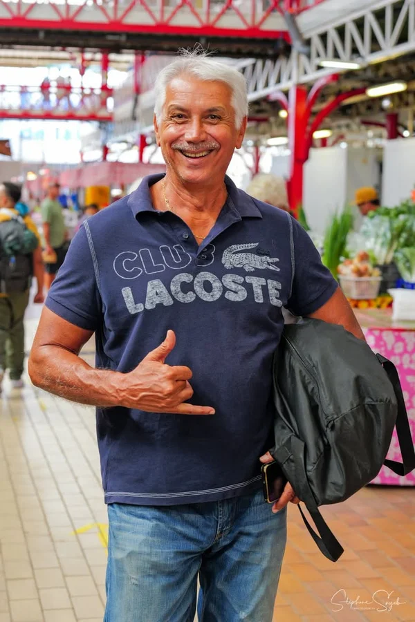 Papeete. Aujourd’hui. Portraits posés. Māuruuru ro - 10