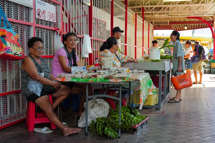 Allons au marché de Pape’ete pour acheter les frui - 11