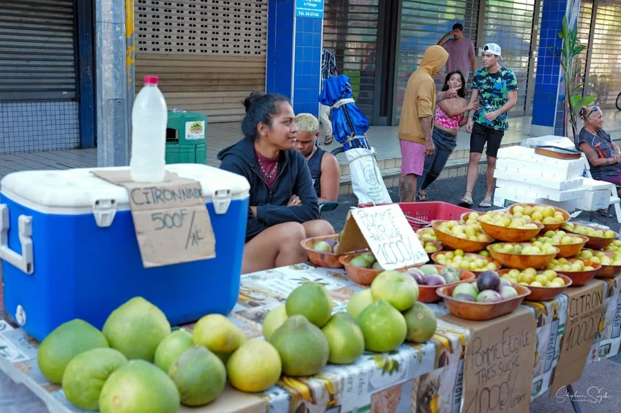 Allons au marché de Pape’ete pour acheter les frui - 13
