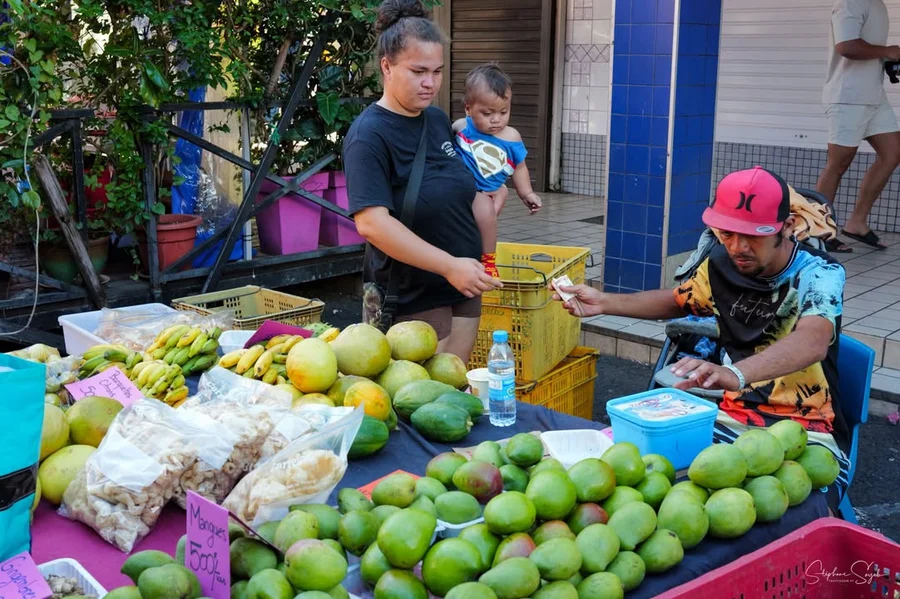 Allons au marché de Pape’ete pour acheter les frui - 7
