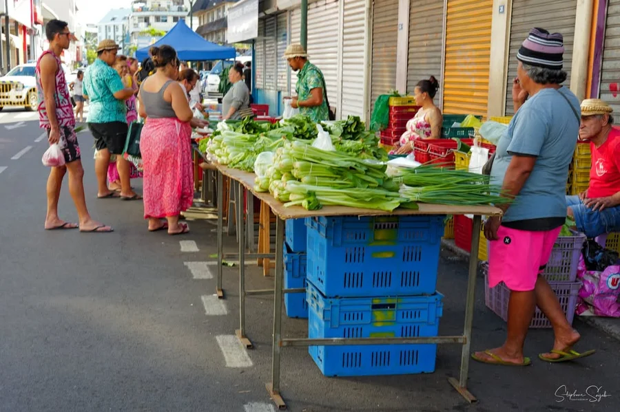 Allons au marché de Pape’ete pour acheter les frui - 8