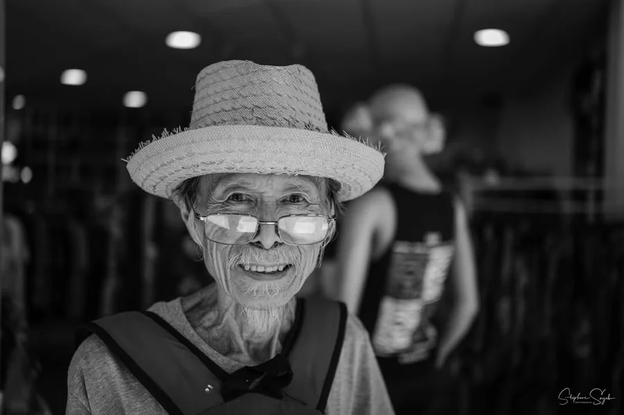 Portraits de rue à Papeete (Tahiti). Māuruuru roa  - 2