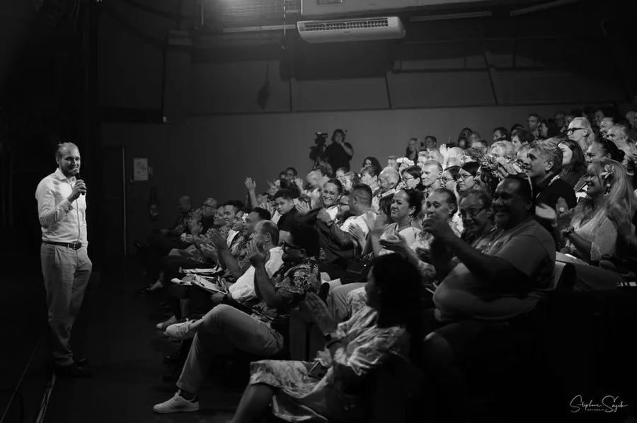 Sous les feux de la scène du petit théâtre polynés - 3