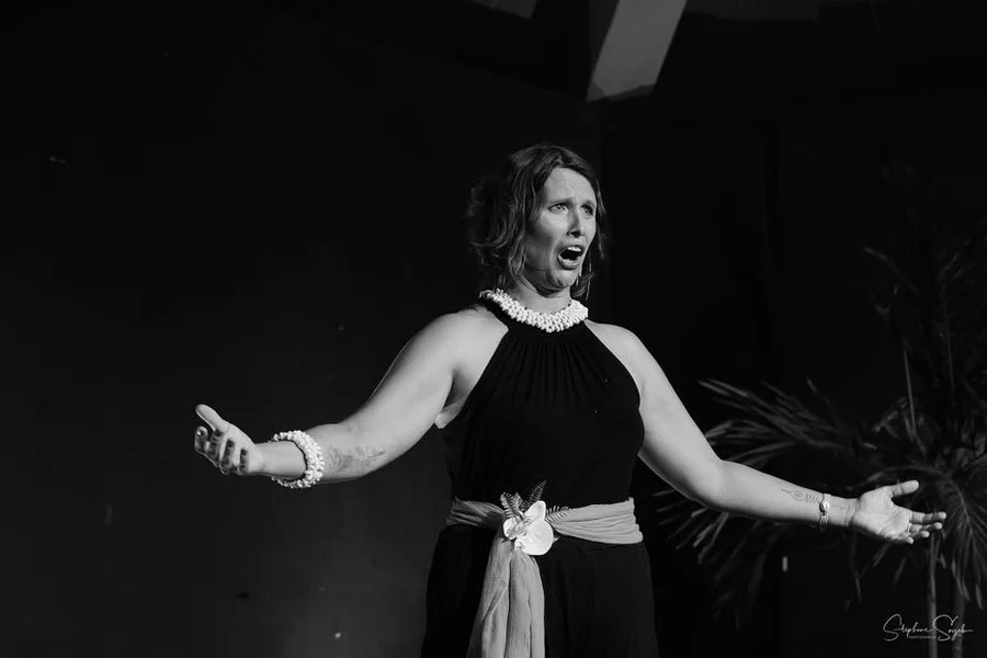 Sous les feux de la scène du petit théâtre polynés - 6