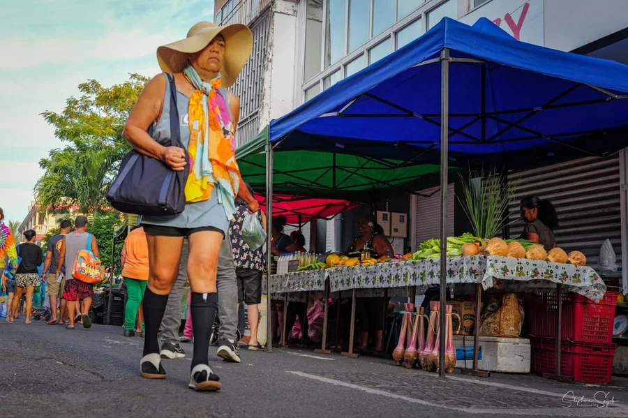 Ce dimanche de très bonne heure, le marché de Pape - 11