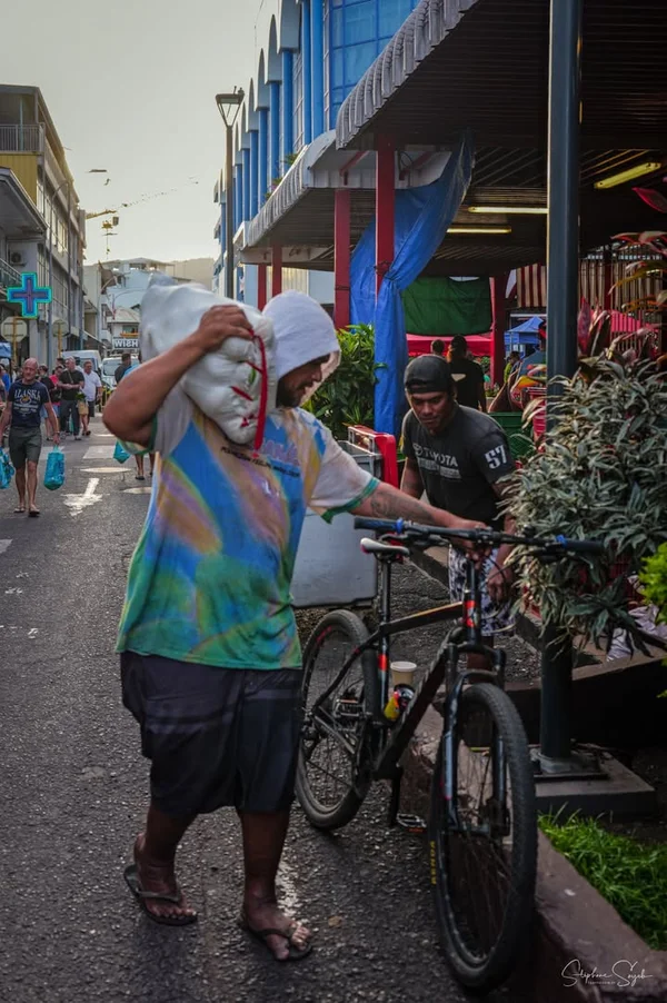 Ce dimanche de très bonne heure, le marché de Pape - 6