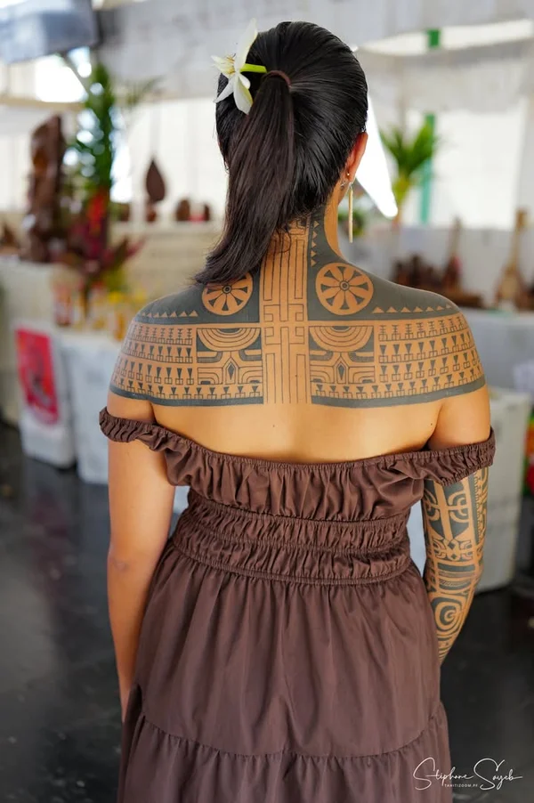 Il fait beau et l'Aranui 5 est de nouveau à quai,  - 2