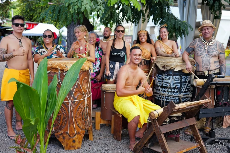 Il fait beau et l'Aranui 5 est de nouveau à quai,  - 6