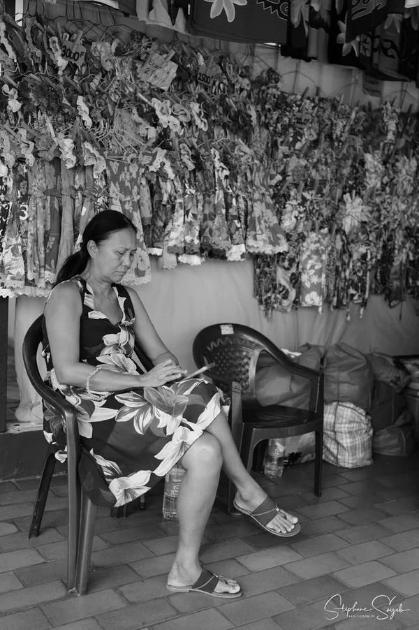 Hier, au cœur de Papeete, sous les auvents usés du - 3