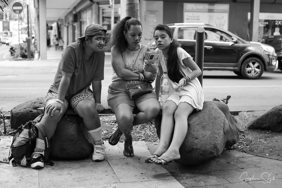 Hier, au cœur de Papeete, sous les auvents usés du - 8