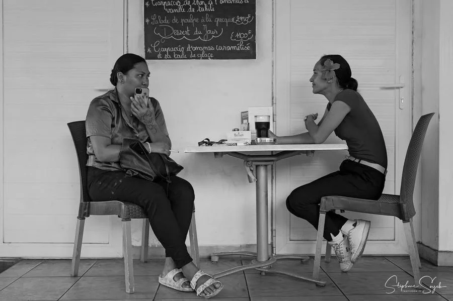 Hier, au cœur de Papeete, sous les auvents usés du - 9