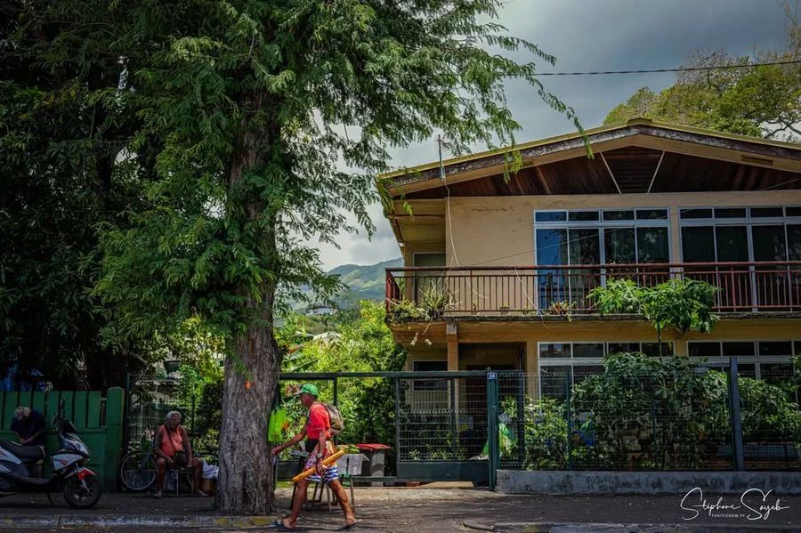 Aujourd’hui, le regard se promène entre passé et p - 10