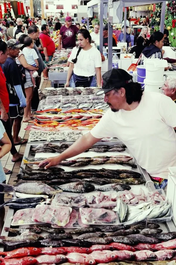 Dimanche matin, marché de Papeete en feu. Poisson  - 6