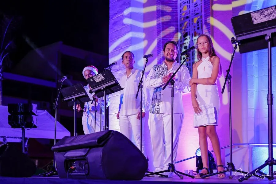 Hier soir, lors de la nocturne du Noël de Papeete, - 11