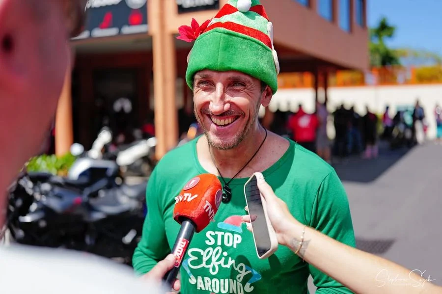 Ce matin à Tamanu, sous un soleil qui tape fort, ç - 2