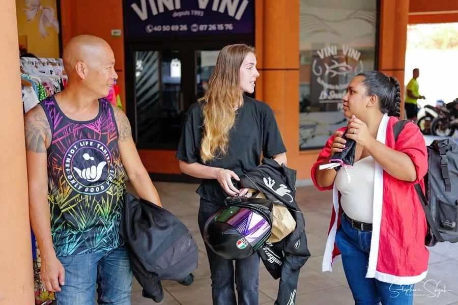 Ce matin à Tamanu, sous un soleil qui tape fort, ç - 13