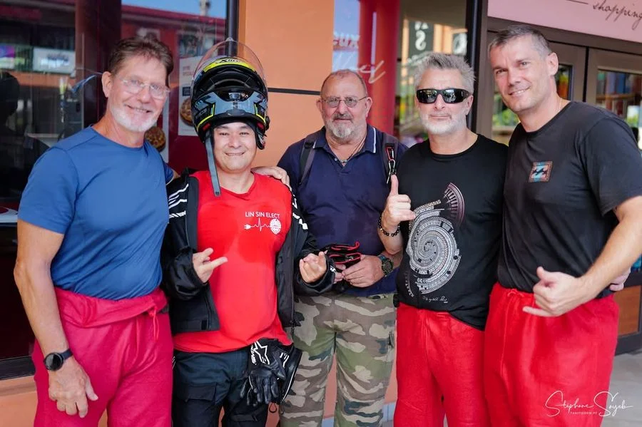 Ce matin à Tamanu, sous un soleil qui tape fort, ç - 6