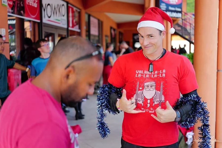 Ce matin à Tamanu, sous un soleil qui tape fort, ç - 7