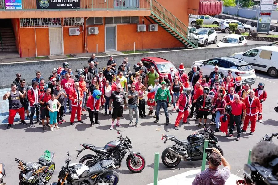 Ce matin à Tamanu, sous un soleil qui tape fort, ç - 10