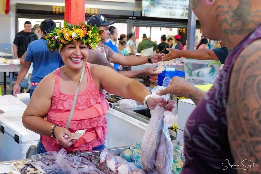 Sous un ciel qui sourit enfin, le marché de Papeet - Photo 11