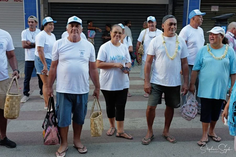 Un dimanche doré au marché de Papeete. Les bouquet - Photo 9