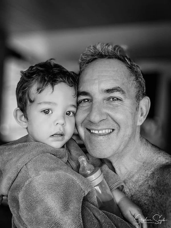 Noir et blanc. Lumière et ombre. Des visages qui r - Photo 2