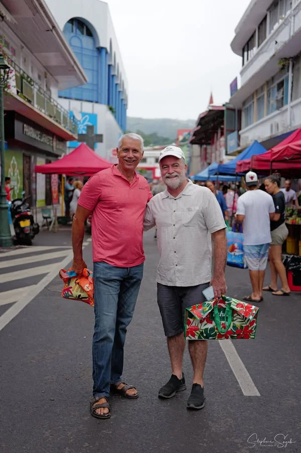 Sous la pluie fine de ce dimanche matin, le marché - 4